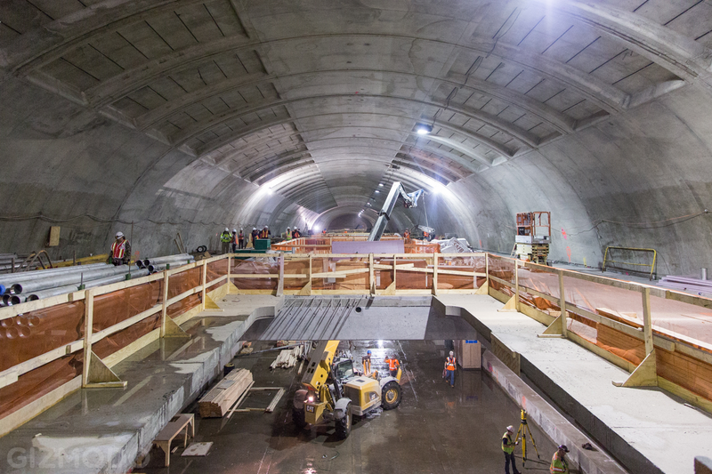 Illustration for article titled A Subterranean Stroll Through NYC's Newest Train Tunnel